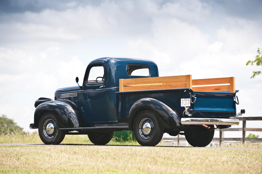  Chevrolet Half-Ton Pickup Truck 1941 года  (фото 13 из 13)
